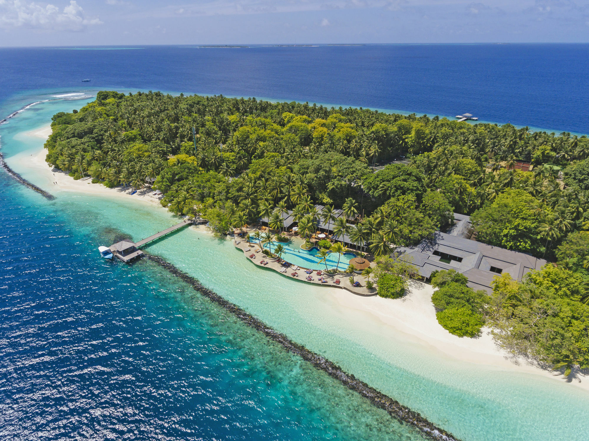 Royal Island Maldives Resort Dharavandhoo