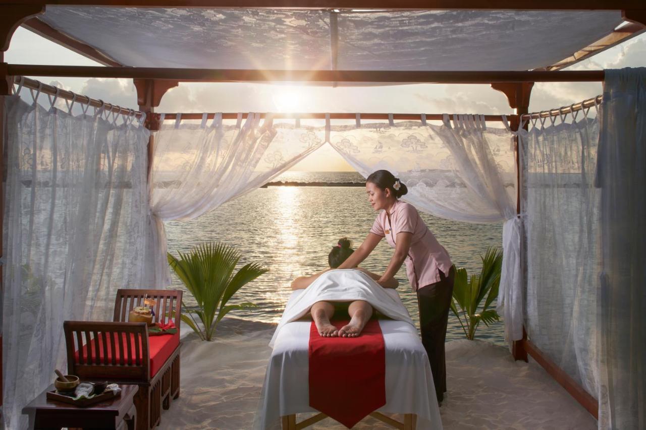Royal Island Maldives 5*