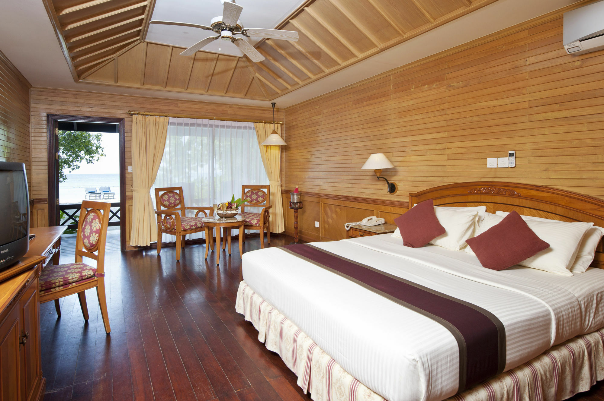 Royal Island Maldives Dharavandhoo